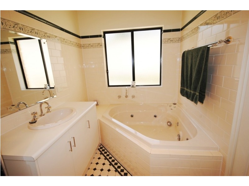 7 Pearl Court, Hope Valley SA 5090