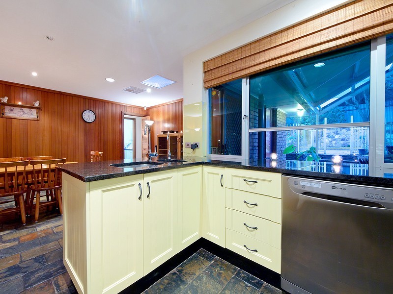 28 Kingfisher Drive, Modbury Heights SA 5092