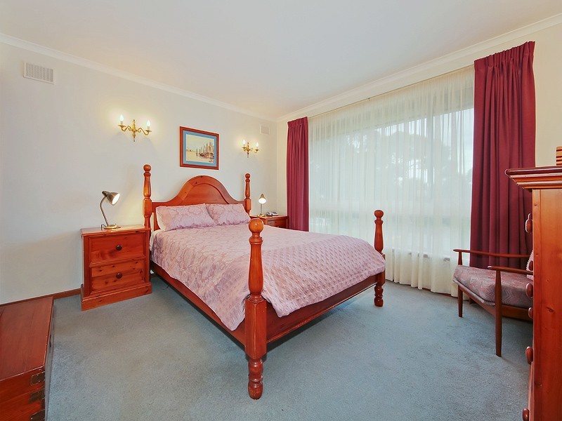 33 Hawker Crescent, Elizabeth East SA 5112