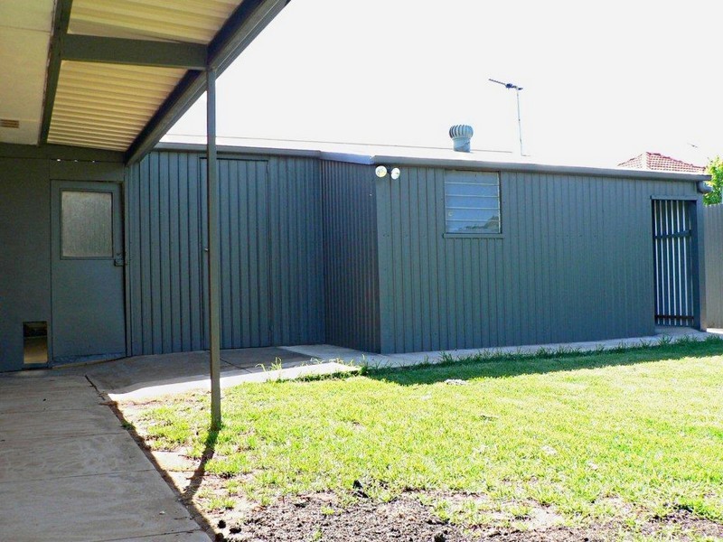 12 Vinall Road, Modbury SA 5092