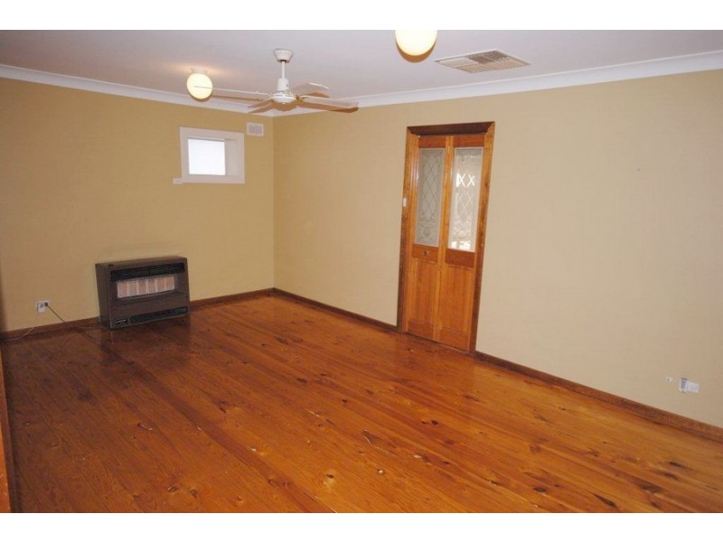 28 Hinkler Crescent, Modbury Heights SA 5092