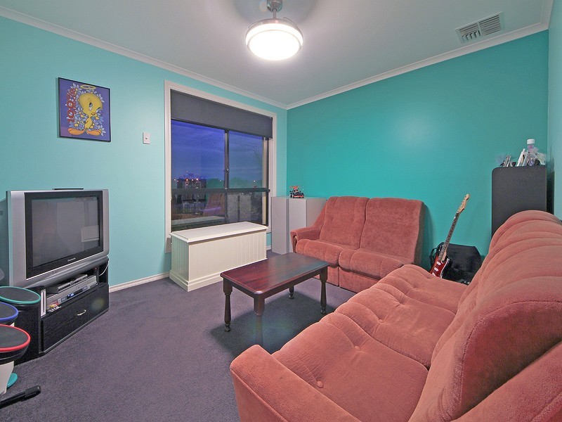 11 Chapel Hill Road, Greenwith SA 5125