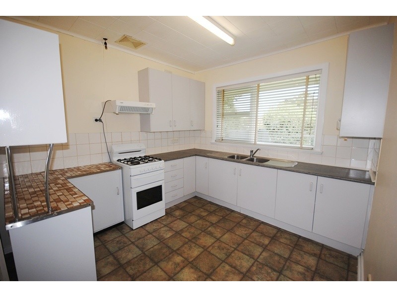 30 Kelly Road, Valley View SA 5093