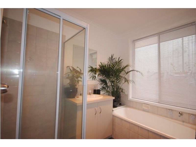 10 Johneff Court, St Agnes SA 5097