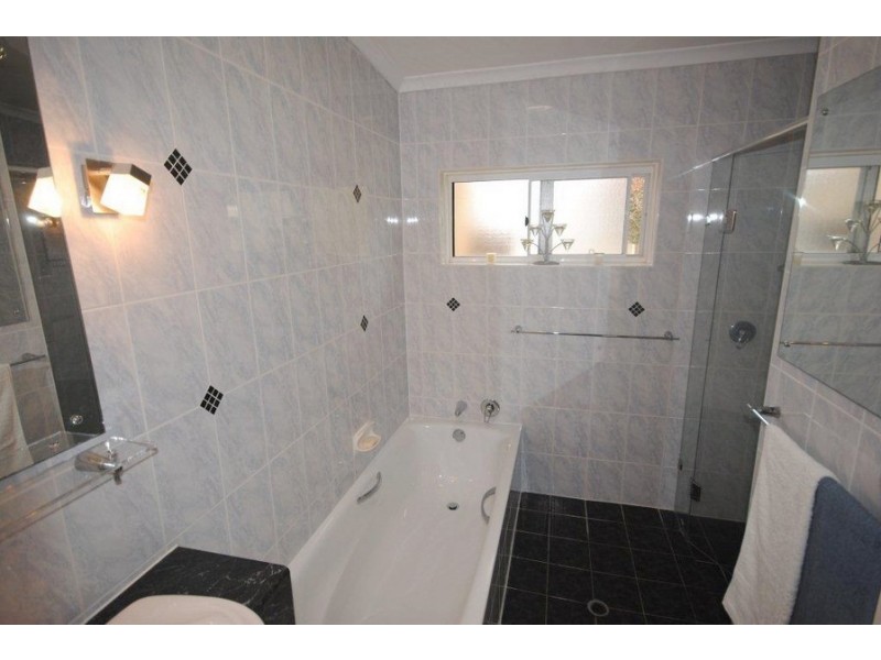 32 Greenway Drive, Surrey Downs SA 5126