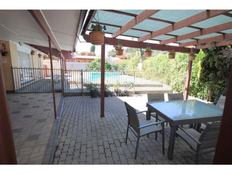 32 Greenway Drive, Surrey Downs SA 5126