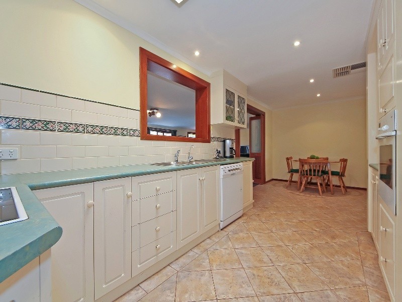 8 Pearl Court, Hope Valley SA 5090