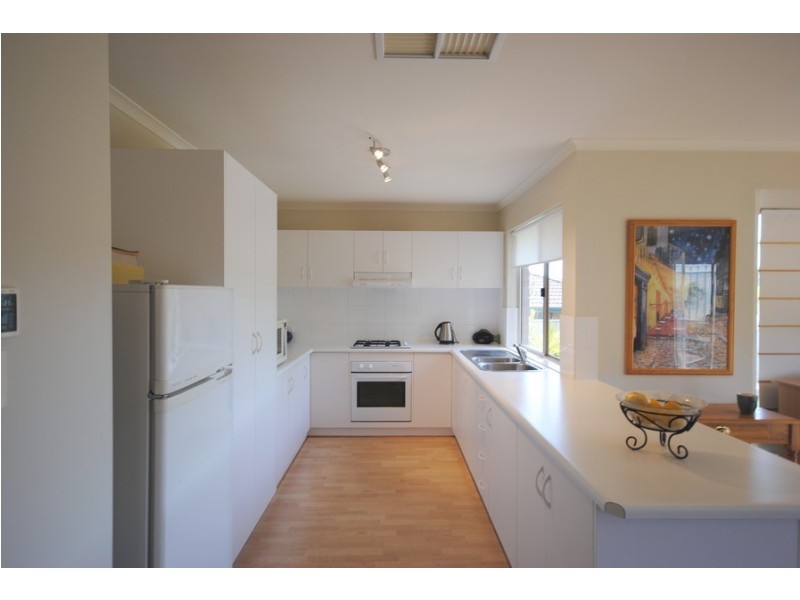 6 Amelio Walk, Flagstaff Hill SA 5159