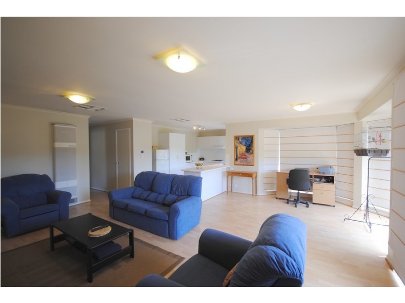 6 Amelio Walk, Flagstaff Hill SA 5159