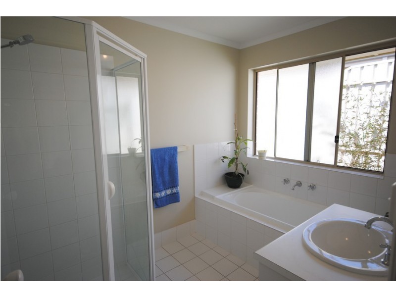 6 Amelio Walk, Flagstaff Hill SA 5159