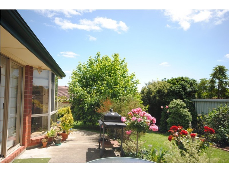 6 Amelio Walk, Flagstaff Hill SA 5159