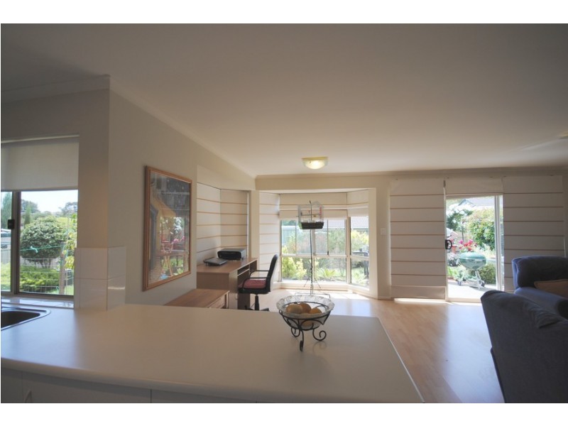 6 Amelio Walk, Flagstaff Hill SA 5159
