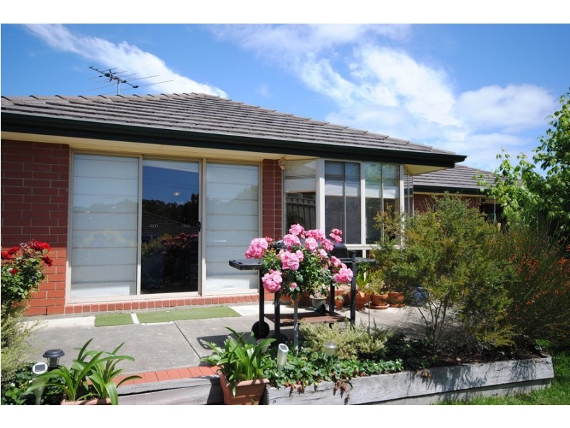 6 Amelio Walk, Flagstaff Hill SA 5159