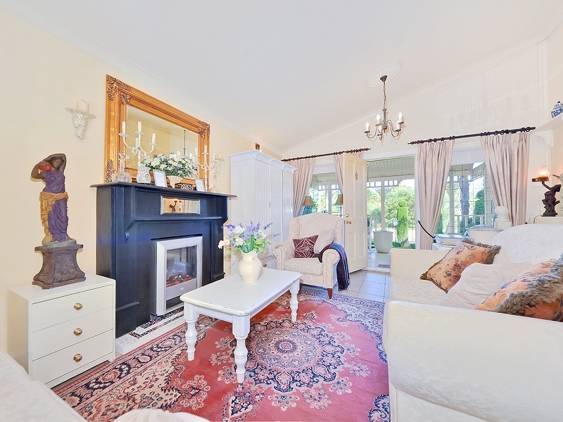 18 Edinburgh Road, Modbury SA 5092