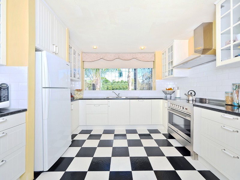 18 Edinburgh Road, Modbury SA 5092