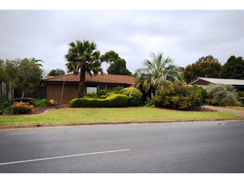 1 Kurrajong Street, Surrey Downs SA 5126