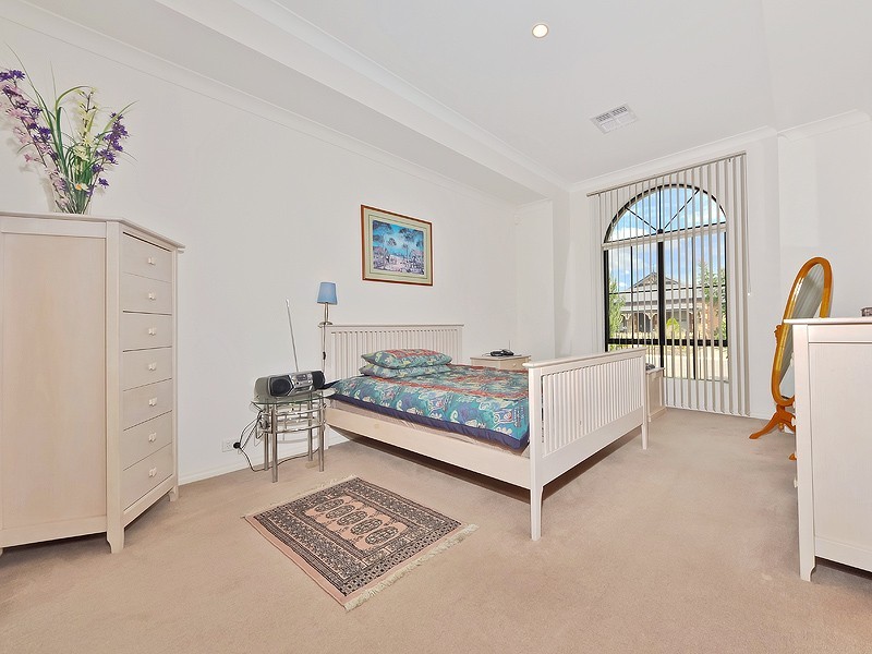 5 Maquarie Street, Mawson Lakes SA 5095
