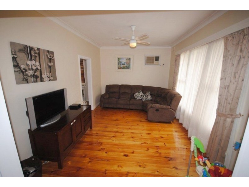 24 Gordon Avenue, St Agnes SA 5097