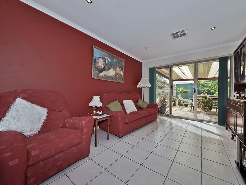 8 Pine Avenue, Glenelg North SA 5045