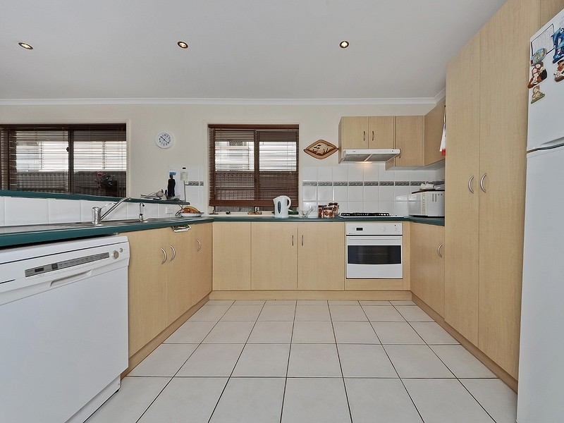8 Pine Avenue, Glenelg North SA 5045