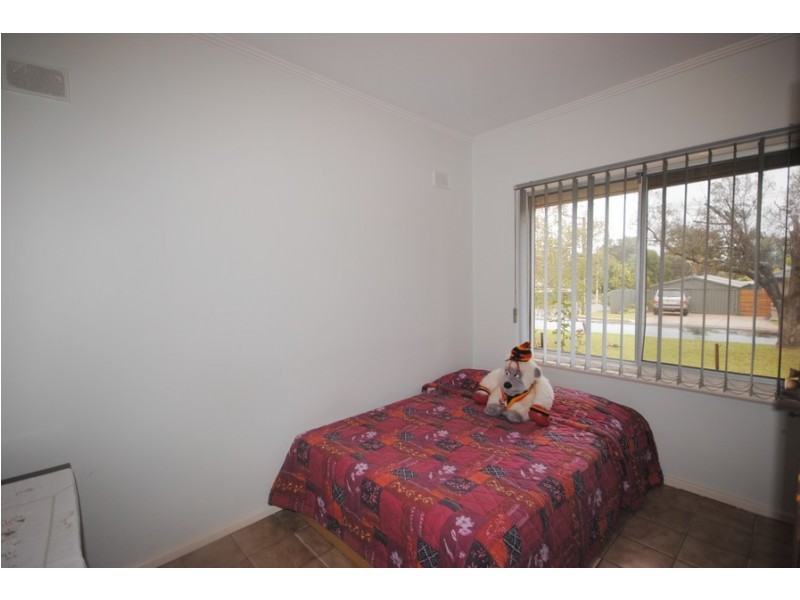 15 Leane Avenue, Ridgehaven SA 5097