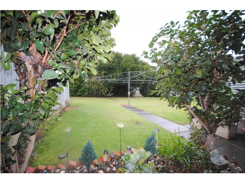 15 Leane Avenue, Ridgehaven SA 5097