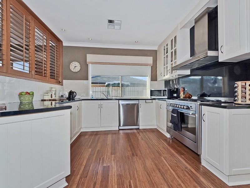 5 The Outlook, Salisbury Heights SA 5109