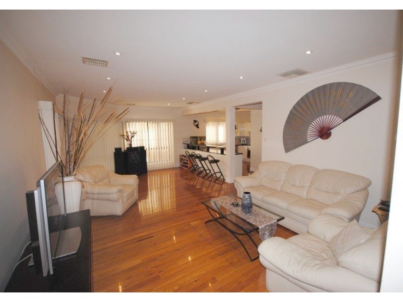 13 Hillstowe Court, Greenwith SA 5125