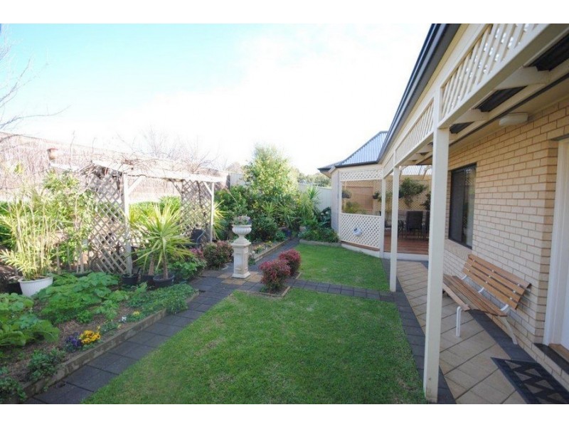 13 Hillstowe Court, Greenwith SA 5125