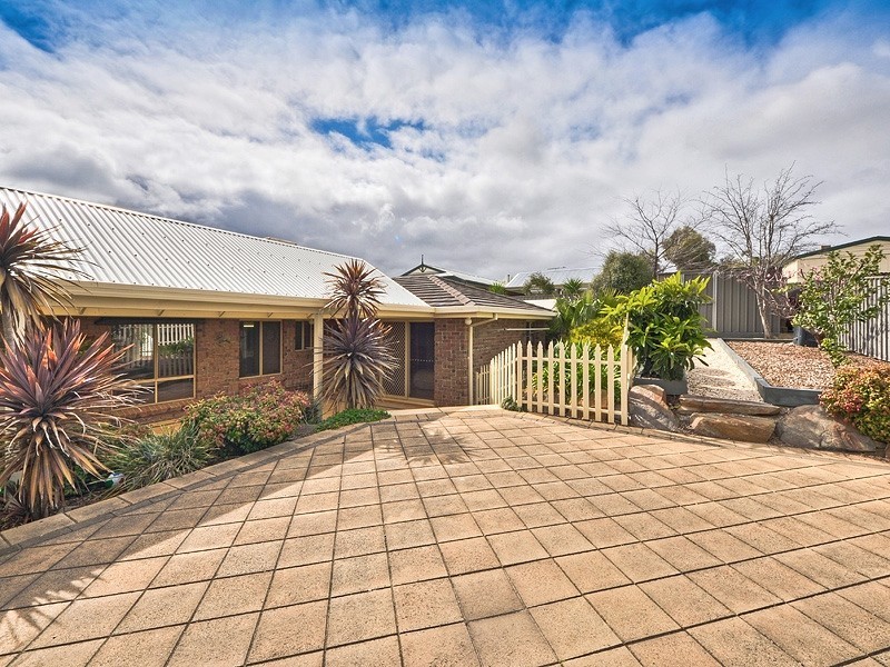 24 Greenridge Court, Wynn Vale SA 5127