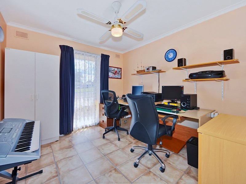 21 Dundee Road, Modbury SA 5092