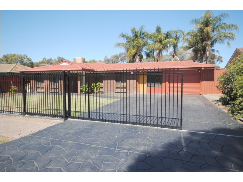 12 Lennox Drive, Paralowie SA 5108