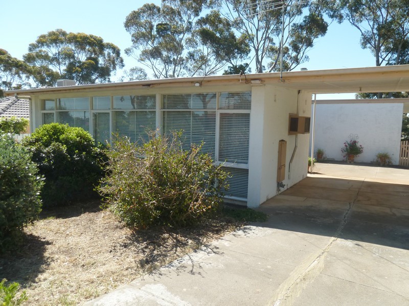 10 Fairway Street, Para Hills SA 5096