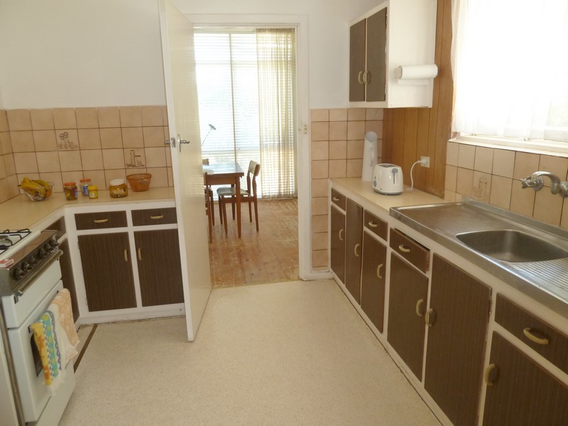 10 Fairway Street, Para Hills SA 5096