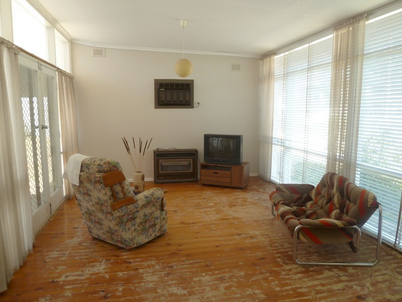 10 Fairway Street, Para Hills SA 5096