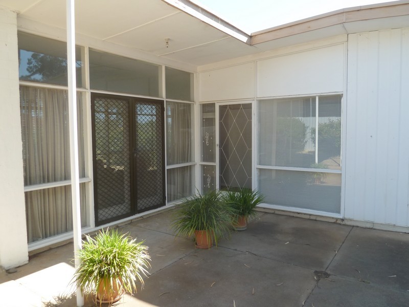 10 Fairway Street, Para Hills SA 5096