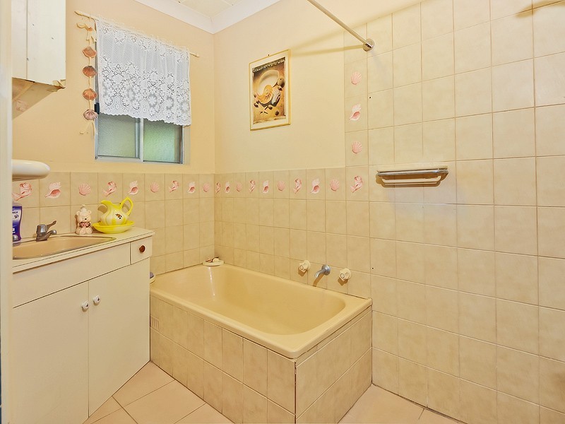 15 Lorraine Avenue, Para Vista SA 5093