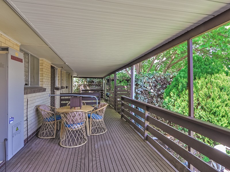 15 Lorraine Avenue, Para Vista SA 5093