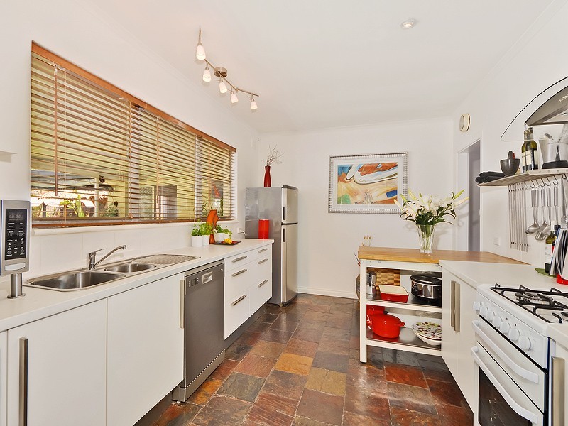 21 Nottingham Crescent, Valley View SA 5093