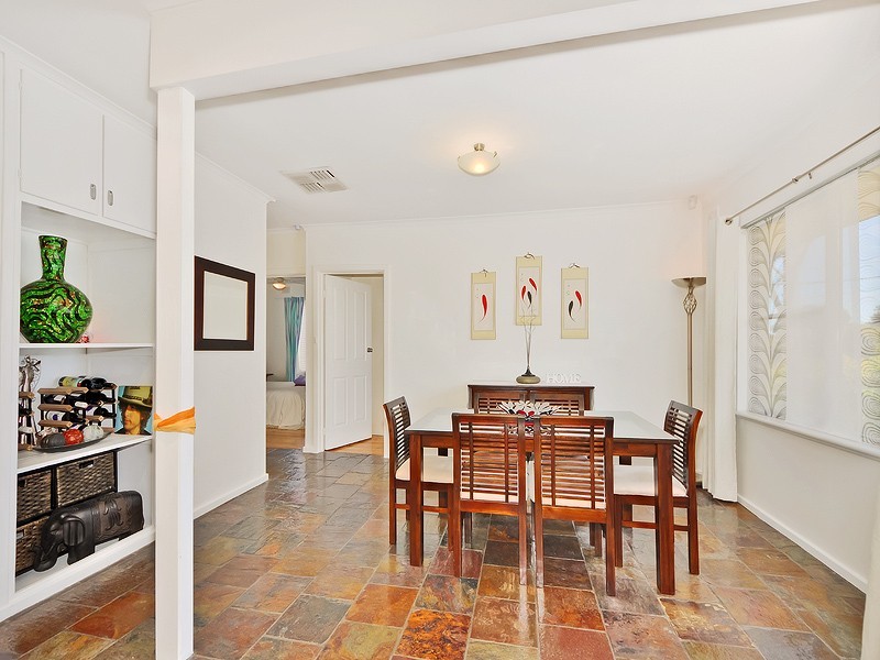 21 Nottingham Crescent, Valley View SA 5093