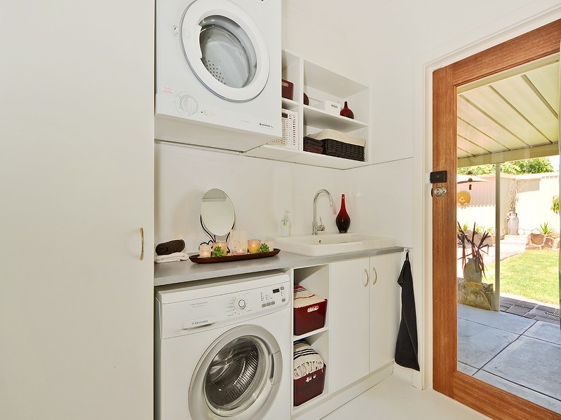 21 Nottingham Crescent, Valley View SA 5093