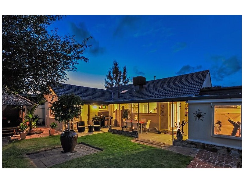 21 Nottingham Crescent, Valley View SA 5093