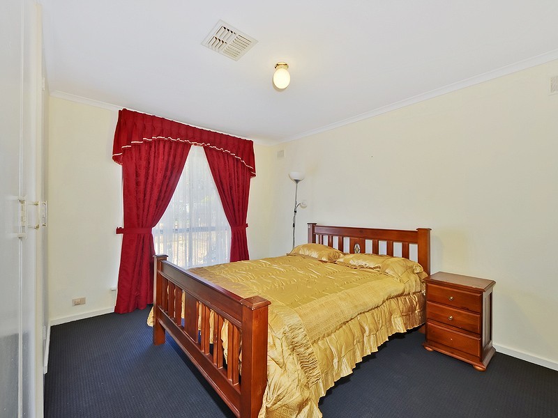 15 Moore Avenue, Salisbury East SA 5109