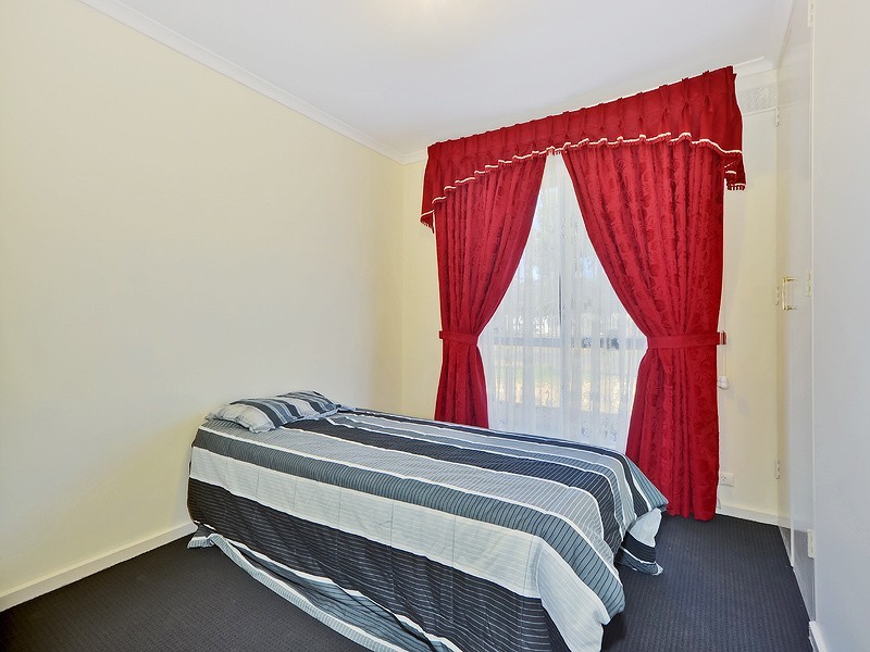 15 Moore Avenue, Salisbury East SA 5109