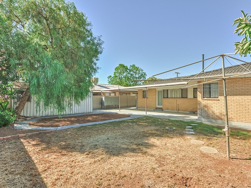 15 Moore Avenue, Salisbury East SA 5109