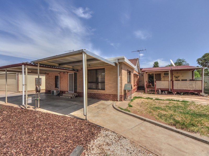 2 Winterbourne Road, Elizabeth Vale SA 5112