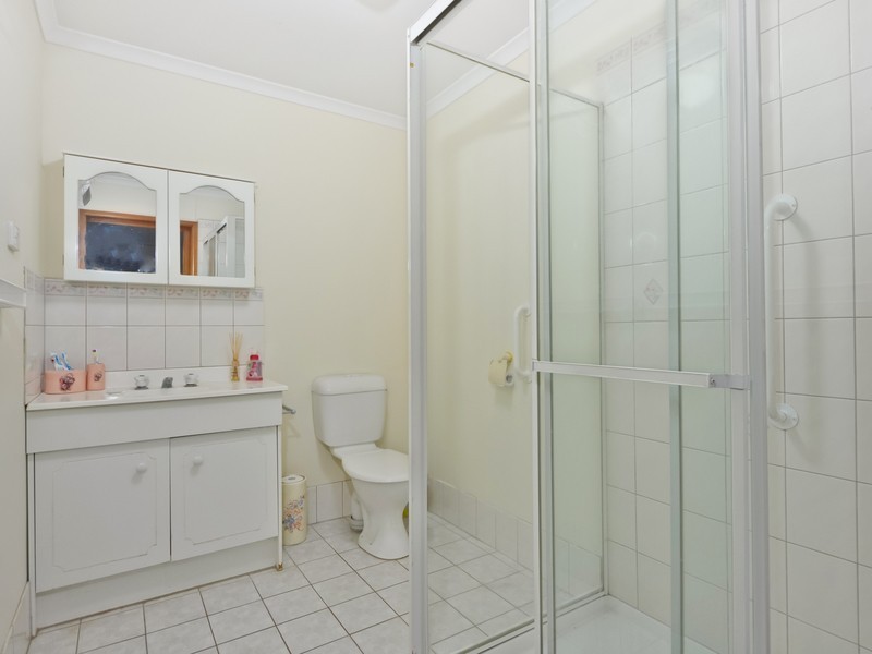 2 Winterbourne Road, Elizabeth Vale SA 5112