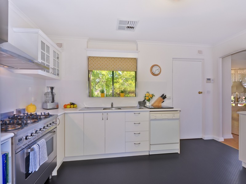 5 Snead Crescent, Fairview Park SA 5126