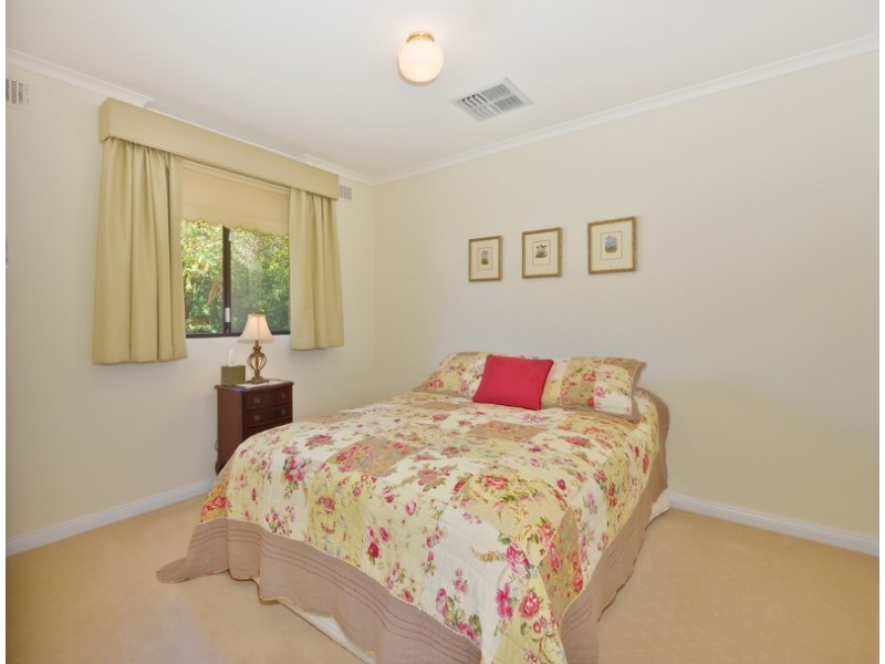 5 Snead Crescent, Fairview Park SA 5126