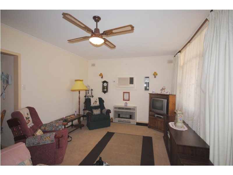 28 Joel Crescent, Elizabeth Vale SA 5112